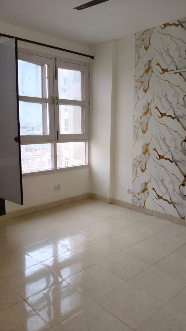 Room, tulip-white 3 Bedroom 1326 Sq.Ft. Apartment In Sector 69 Gurgaon 9053673