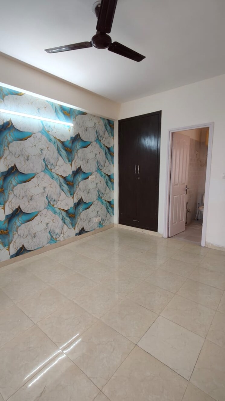 Room, tulip-white 3 Bedroom 1326 Sq.Ft. Apartment In Sector 69 Gurgaon 9053673