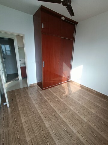 Room in 3 BHK Apartment at Tulip White, Sector 69 – for Rent