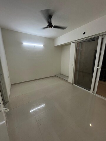 Room in 3 BHK Apartment at Signature The Millennia 2, Sector 37d – for Rent