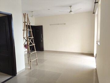 Room in 2 BHK Apartment at Unitech Uniworld Gardens 2, Sector 47 – for Rent