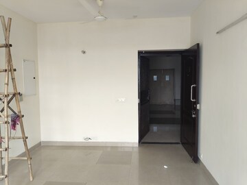 Room in 2 BHK Apartment at Unitech Uniworld Gardens 2, Sector 47 – for Rent