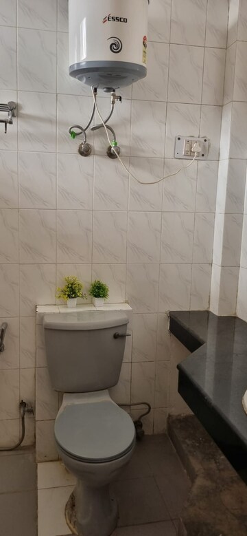 Bathroom in 4 BHK Builder Floor at Ardee City, Sector 52 – for Rent