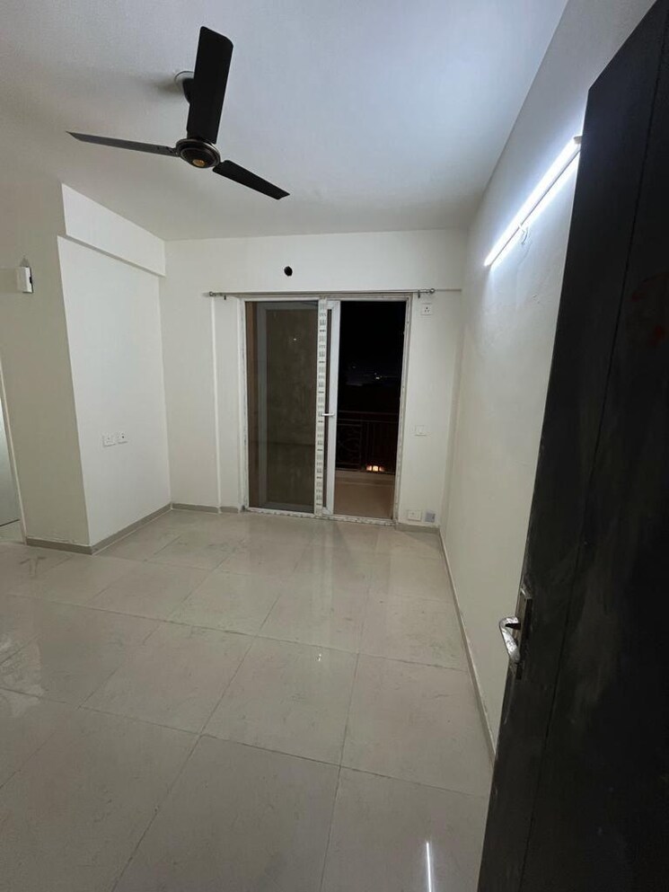 Room, signature-the-millennia-2 2 Bedroom 681 Sq.Ft. Apartment In Sector 37d Gurgaon 9053746