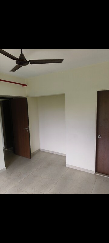 Room in 1.5 BHK Apartment at Dosti West County, Balkum Pada – for Rent