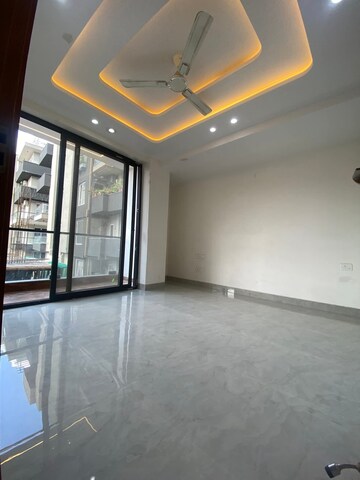 Room in 3 BHK Builder Floor at Saket – for Rent