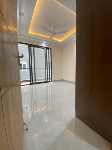 Room in 3 BHK Builder Floor at Saket – for Rent
