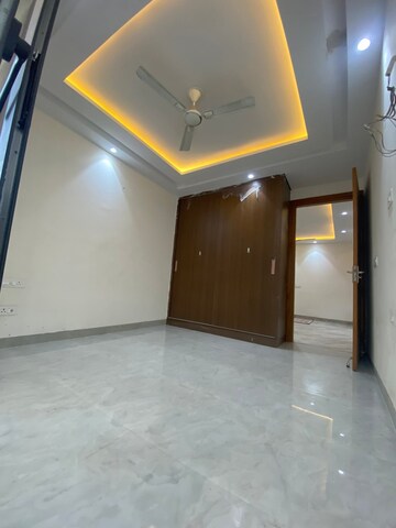 Room in 3 BHK Builder Floor at Saket – for Rent