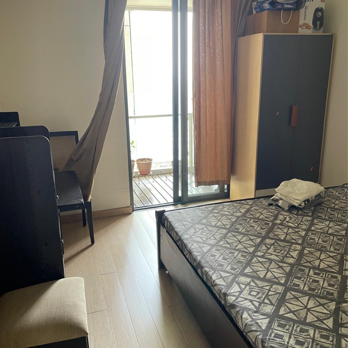 2.5 BHK + Extra Room Apartment For Rent in New Cuffe Parade