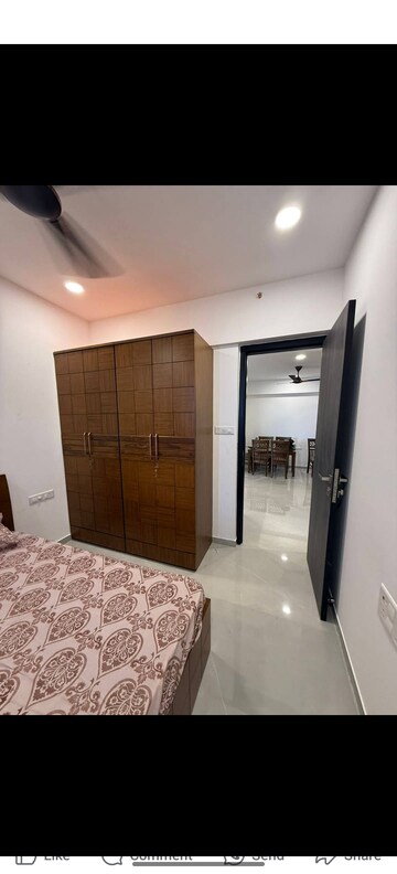 Room in 2 BHK Apartment at Dev Leo Tower, Oshiwara – for Rent