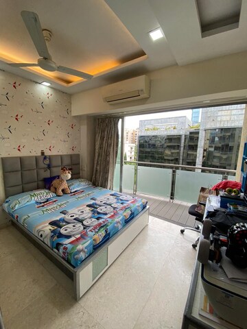 Bedroom in 3 BHK Apartment at Uday Bhanu, Santacruz West – for Rent