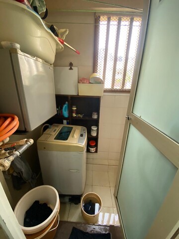 Team Area in 3 BHK Apartment at Uday Bhanu, Santacruz West – for Rent