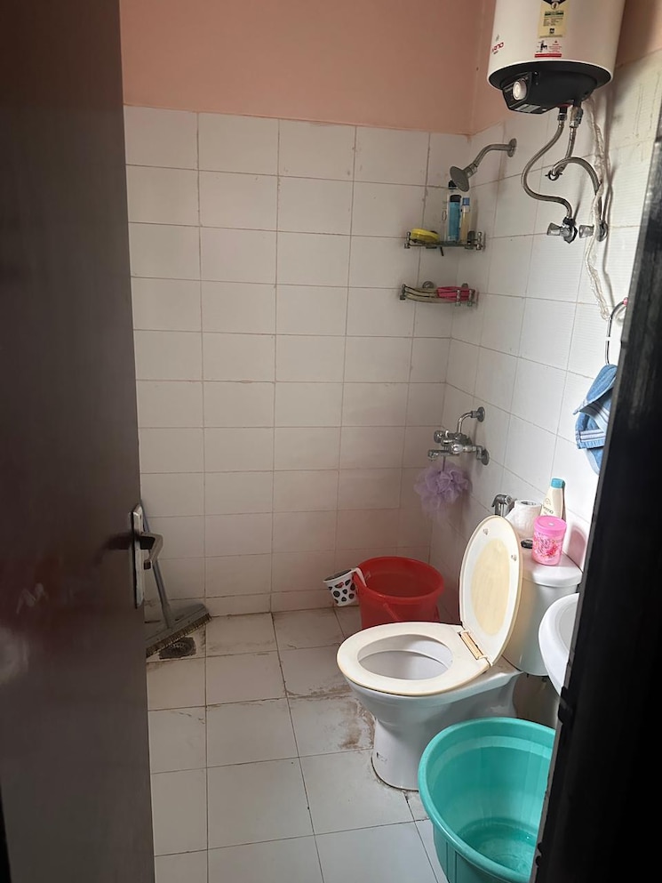 Bathroom, bptp-park-elite-floors 3 Bedroom 180 Sq.Yd. Builder Floor In Sector 85 Faridabad 9053818