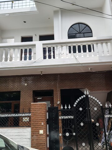 3 BHK Builder Floor For Sale in Dhakoli