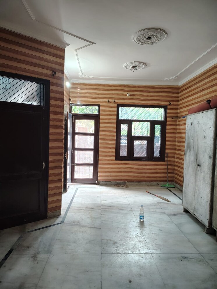 Room, dhakoli 3 Bedroom 900 Sq.Ft. Builder Floor In Dhakoli Zirakpur 9053877