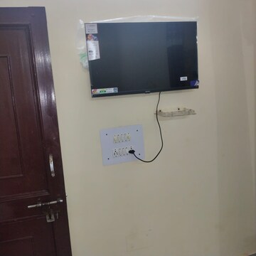 Furnished Amenities in 1 BHK Builder Floor at Ashok Nagar – for Rent