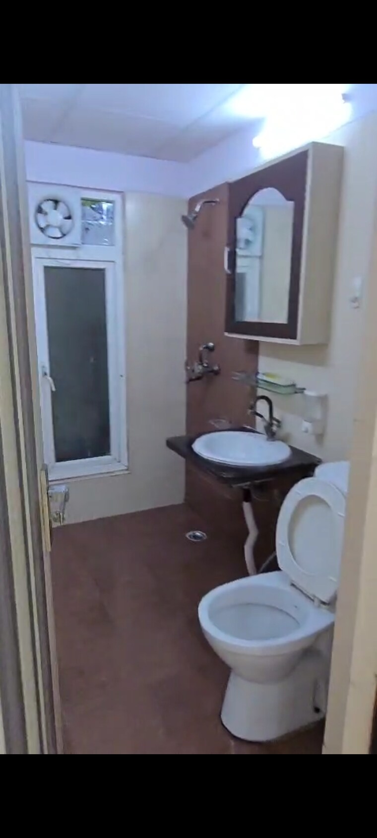 Bathroom, mahagun-moderne 2.5 Bedroom 1250 Sq.Ft. Apartment In Sector 78 Noida 9053892