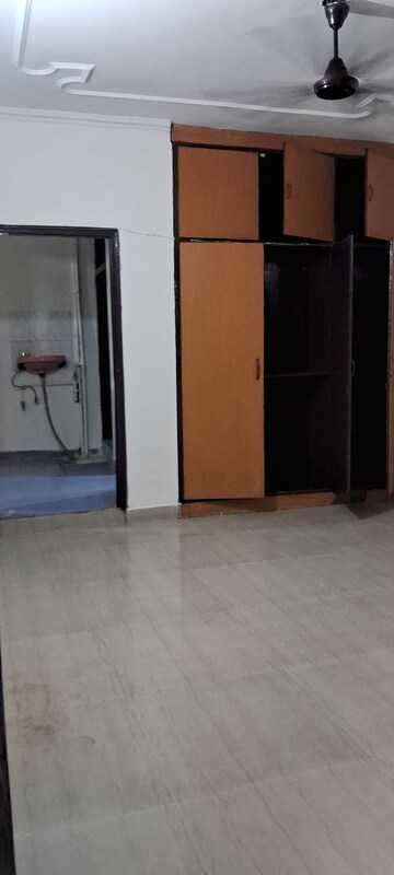 2 BHK Independent House For Rent in Madanpur Khadar