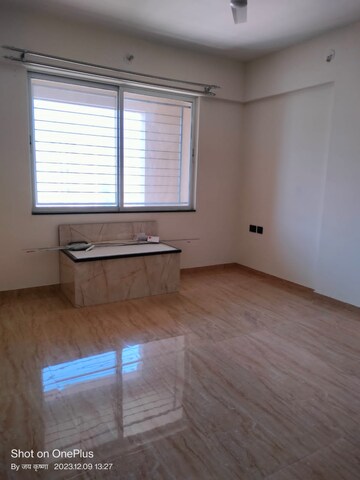 Room in 3 BHK Apartment at VTP Leonara, Mahalunge – for Rent