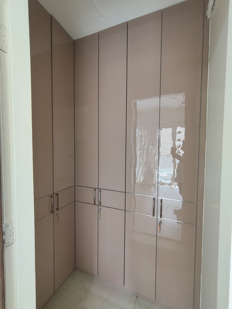 Bathroom, lnt-realty-crescent-bay 2 Bedroom 850 Sq.Ft. Apartment In Parel Mumbai 9053917