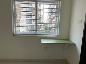 Room in 3 BHK Apartment at Honer Aquantis, Gopanpally – for Rent