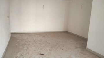 Room in 3 BHK Apartment at Pareena The Elite Residences, Sector 99 – for Rent