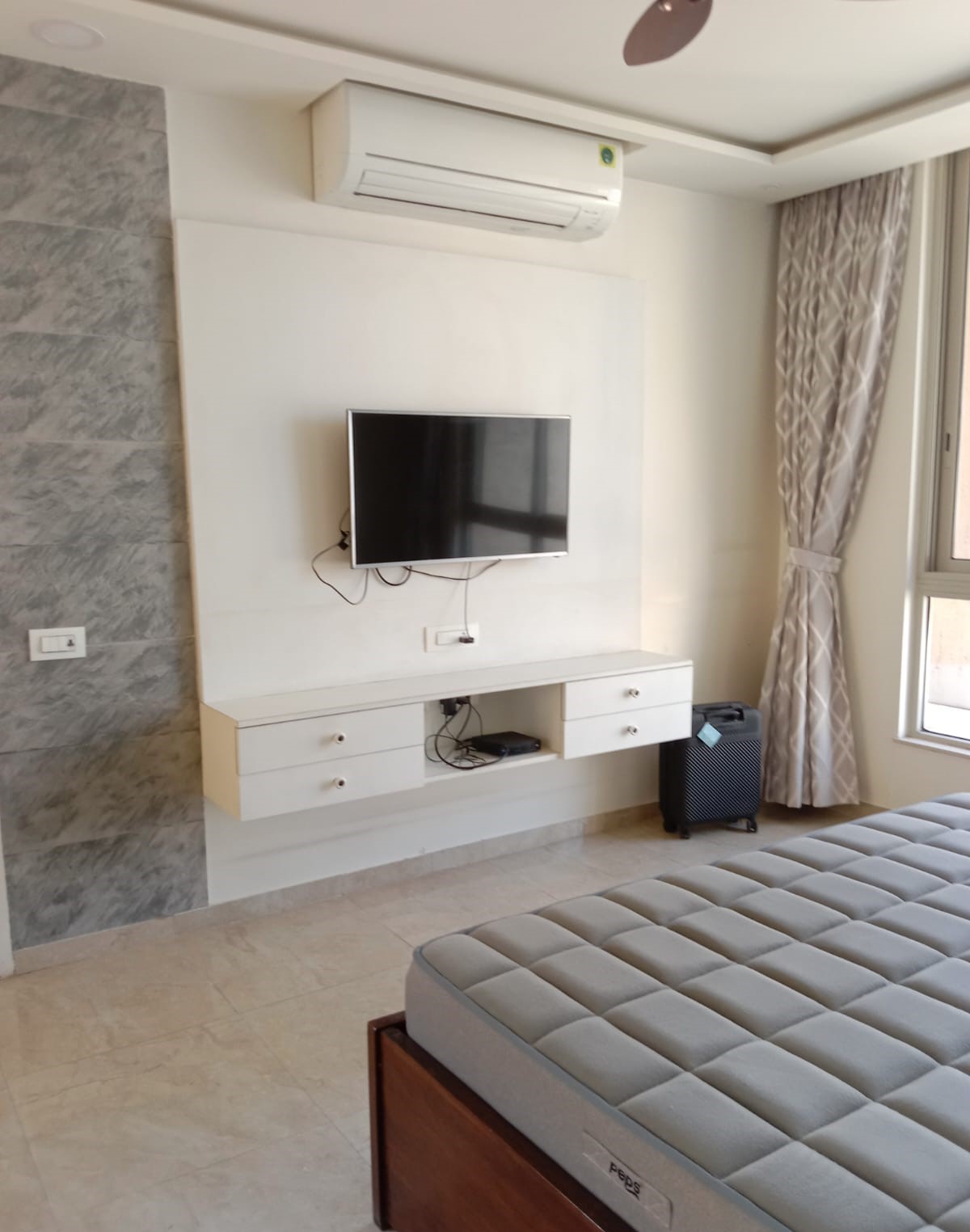 3 BHK + Pooja Room Apartment For Rent in Hiranandani Skylark Enclave