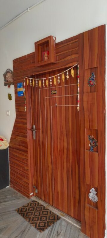 Furnished Amenities in 2.5 BHK Apartment at Swarnapuri – for Rent