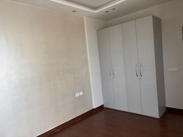 Room in 3 BHK Apartment at M3M Golf Estate, Sector 65 – for Sale