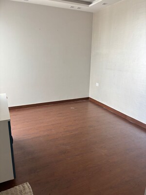 Room in 3 BHK Apartment at M3M Golf Estate, Sector 65 – for Sale