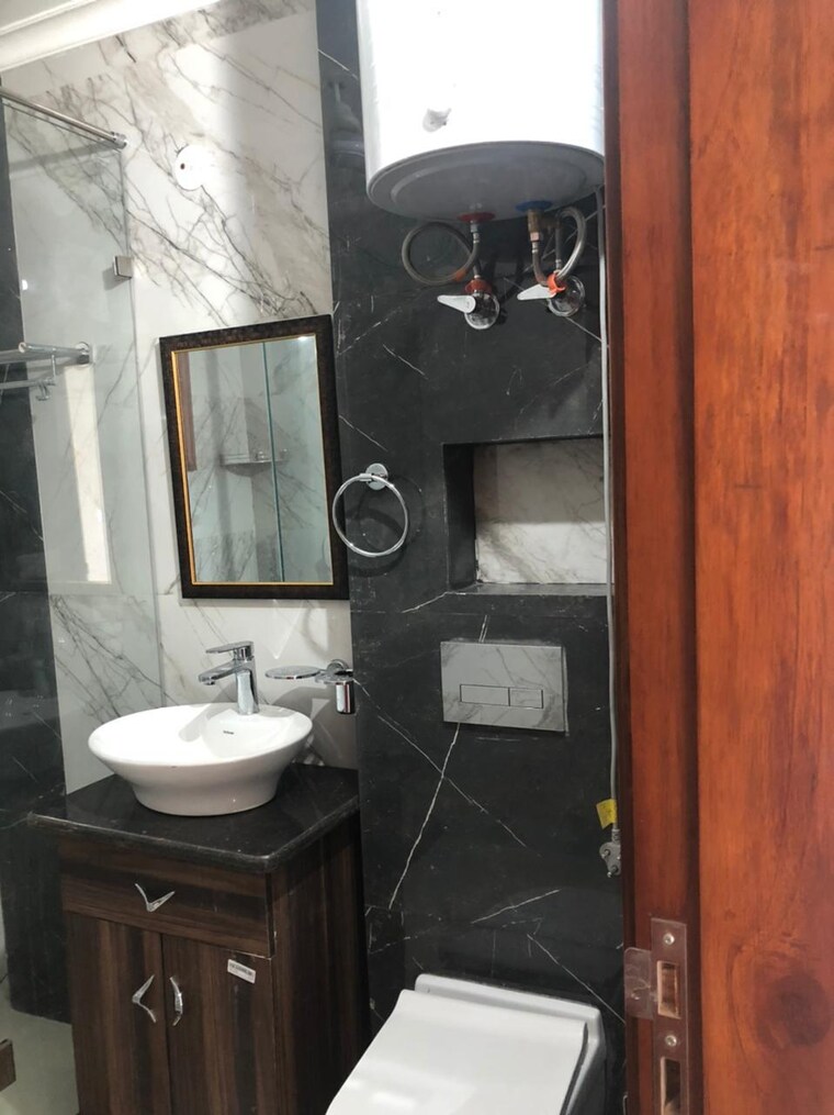 Bathroom, gaur-city-2-11th-avenue 2 Bedroom 820 Sq.Ft. Apartment In Sector 16c Greater Noida Greater Noida 9054061