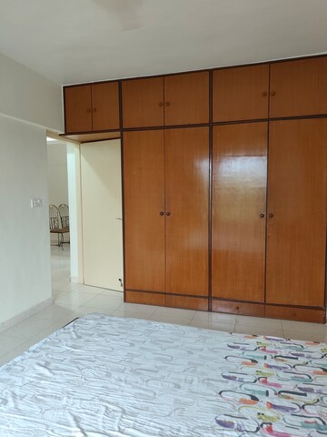Room in 2 BHK Apartment at Deep Apartment Andheri, Andheri West – for Rent
