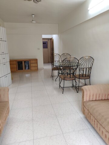 Living Room in 2 BHK Apartment at Deep Apartment Andheri, Andheri West – for Rent