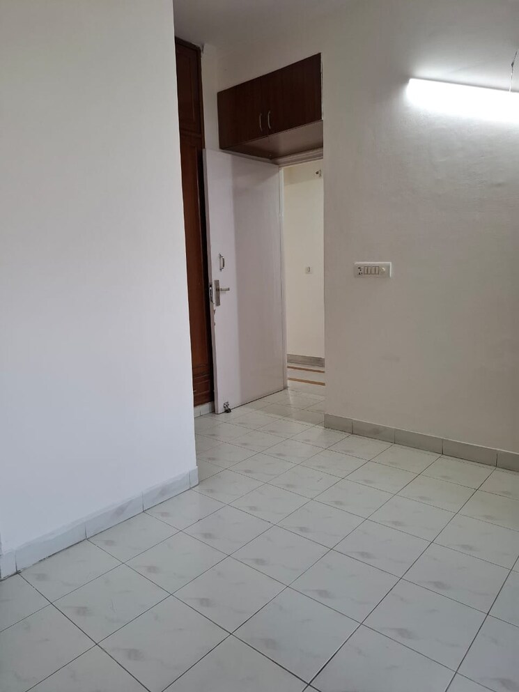 Room, gaur-city-2-12th-avenue 2 Bedroom 635 Sq.Ft. Apartment In Sector 16c Greater Noida Greater Noida 9054073