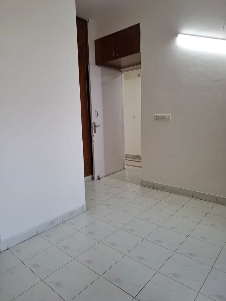 Room, gaur-city-2-12th-avenue 2 Bedroom 635 Sq.Ft. Apartment In Sector 16c Greater Noida Greater Noida 9054073