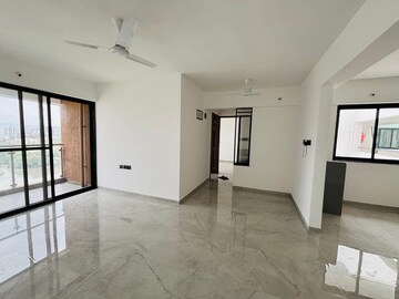 Room in 2 BHK Apartment at Unique Youtopia, Kharadi – for Rent