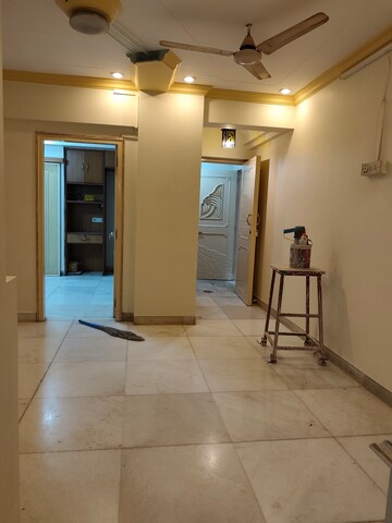 Room in 2 BHK Apartment at Sanskar CHS Andheri, Andheri West – for Rent