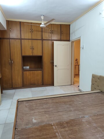 Room in 2 BHK Apartment at Sanskar CHS Andheri, Andheri West – for Rent