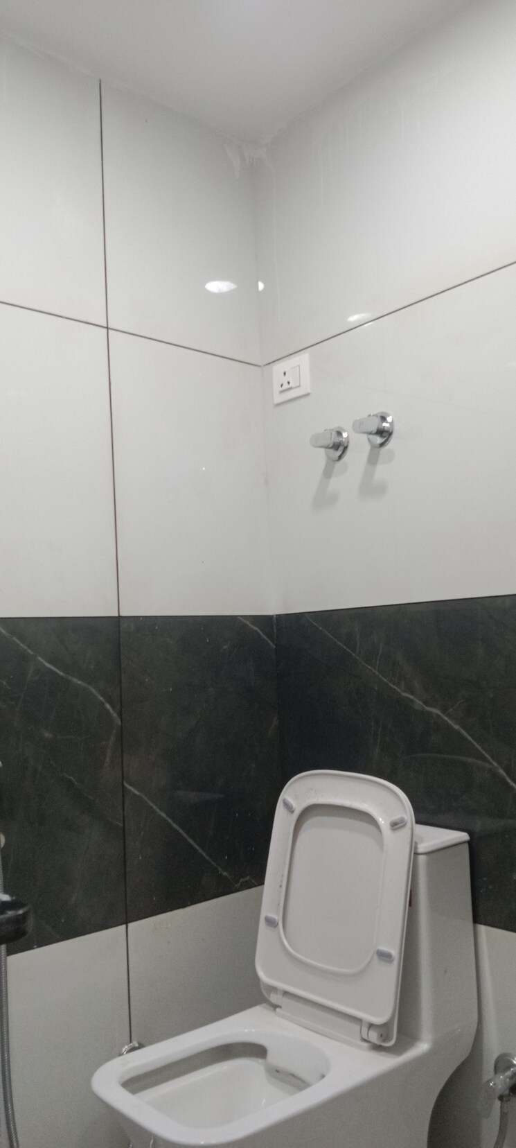 Bathroom, saket 2 Bedroom 850 Sq.Ft. Builder Floor In Saket Delhi 9054149