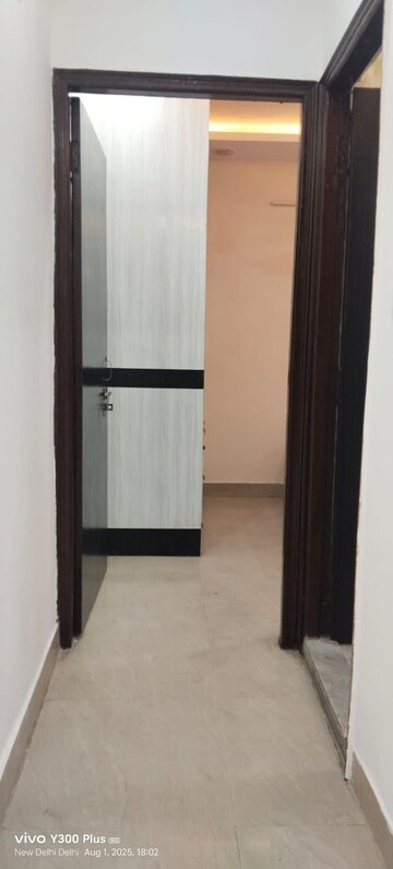 2 BHK Builder Floor For Rent in Govindpuri