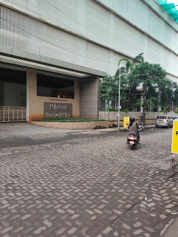 Parking in 2 BHK Apartment at Sunteck Avenue 2, Goregaon West – for Rent
