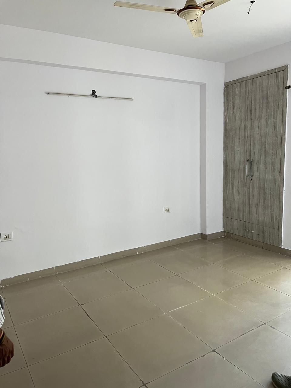 2 BHK Apartment For Rent in Panchsheel Greens II