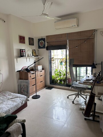 Team Area in 2 BHK Apartment at Divine Aspen Garden, Goregaon East – for Rent