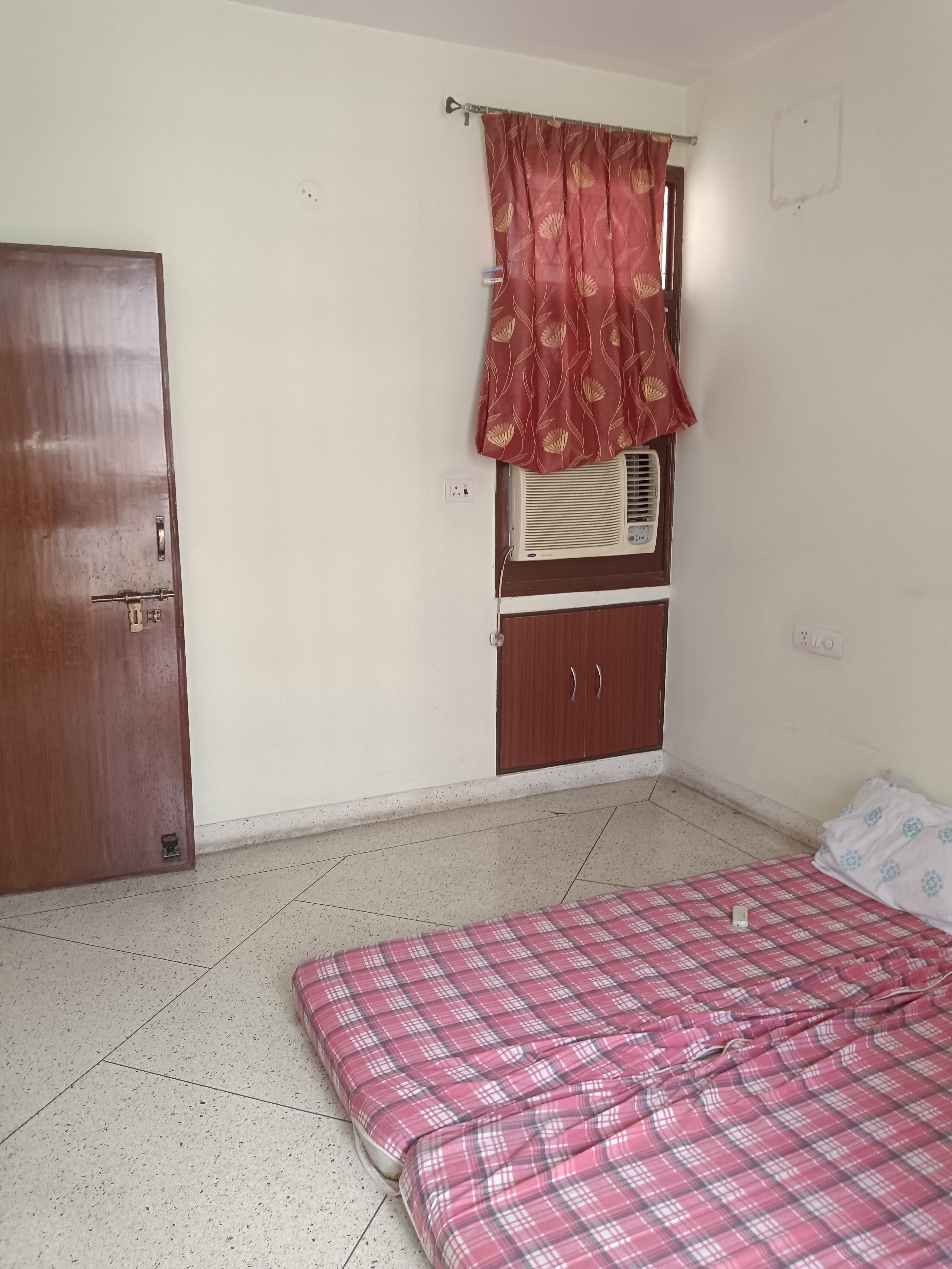 3.5 BHK + Pooja Room Apartment For Rent in Shakti Kunj Apartment