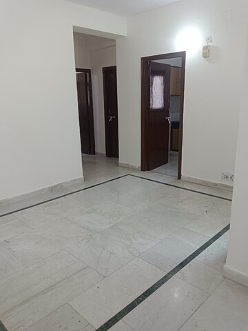 Room in 3.5 BHK Apartment at Shakti Kunj Apartment, Sector 62 – for Rent