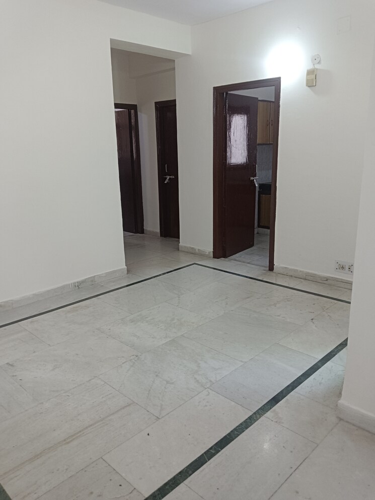 Room, shakti-kunj-apartment 3.5 Bedroom 1700 Sq.Ft. Apartment In Sector 62 Noida 9054252