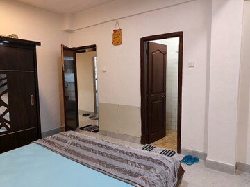 Bedroom in 2 BHK Apartment at Indus CHS, Andheri West – for Rent