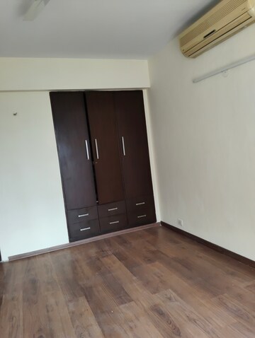 Room in 2 BHK Apartment at Eros Wembley Estate, Sector 50 – for Rent