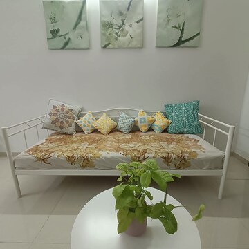 Furnished Amenities in 2 BHK Apartment at Andheri West – for Rent