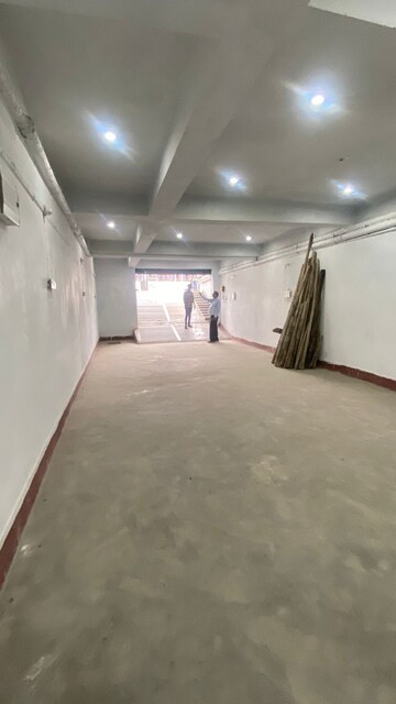 Room in  Showroom at Bairiya – for Rent